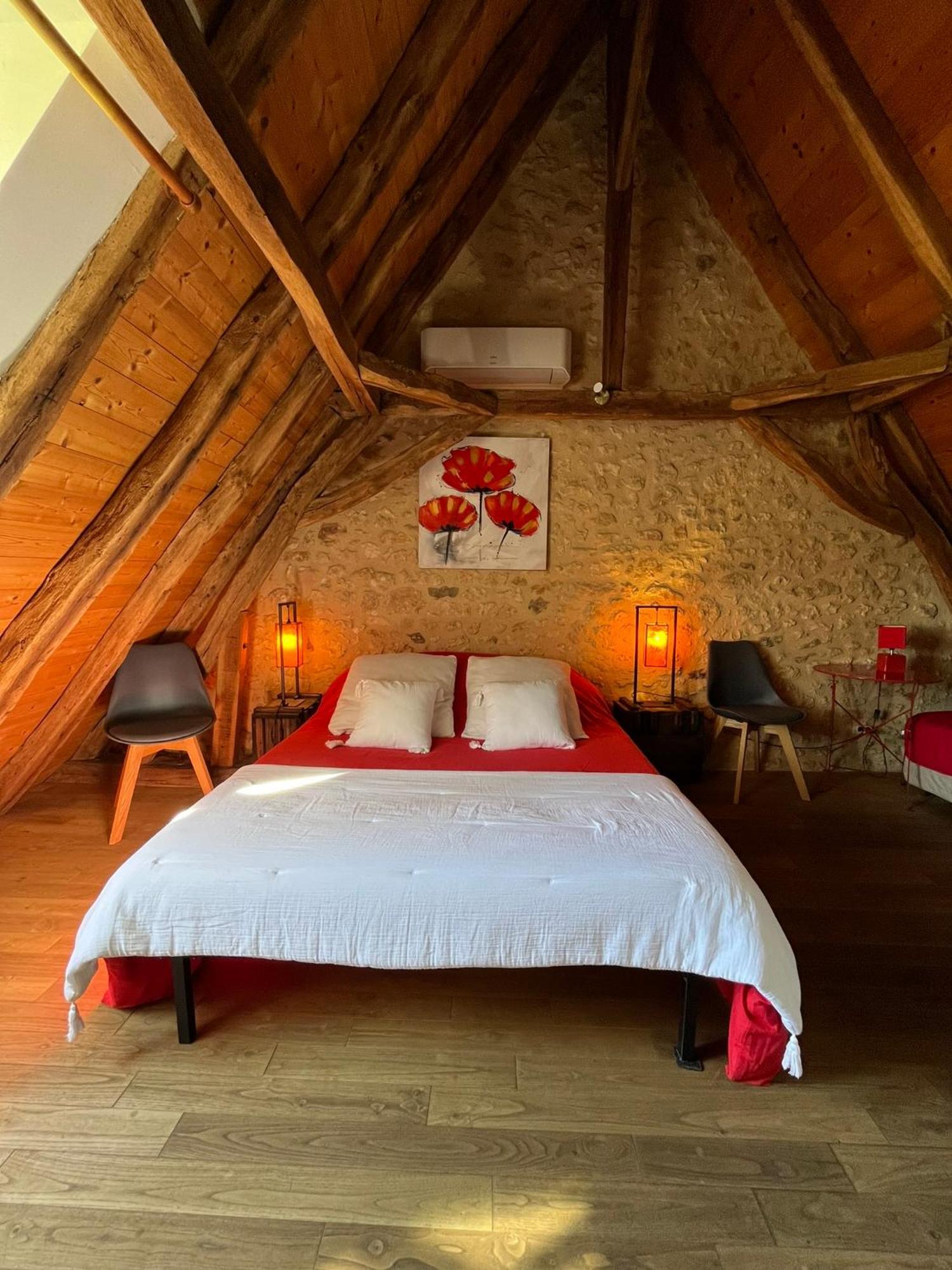 Chambre D'Hotes La Ferme De La Croix. Saint-Avit-Sénieur Exteriör bild